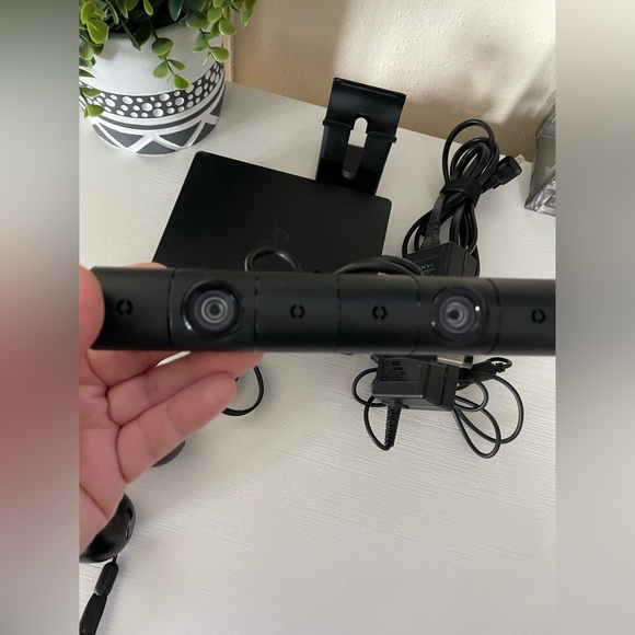 Genuine PS4 Sony Playstation VR CUH-ZVR2 Processor Unit, 2 wands, sensor w/stand - Picture 3 of 10